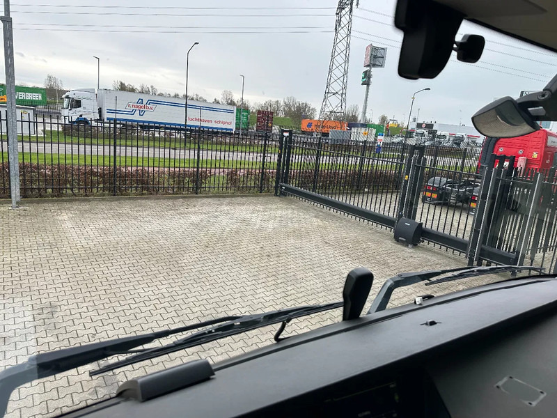 Sattelzugmaschine Volvo FH 13.420 Globetrotter 4x2, ADR (EXII, EXIII, FL, AT), EURO-6, VEB, 662.814 km, NL, valid ADR/APK: 9/2026: das Bild 18