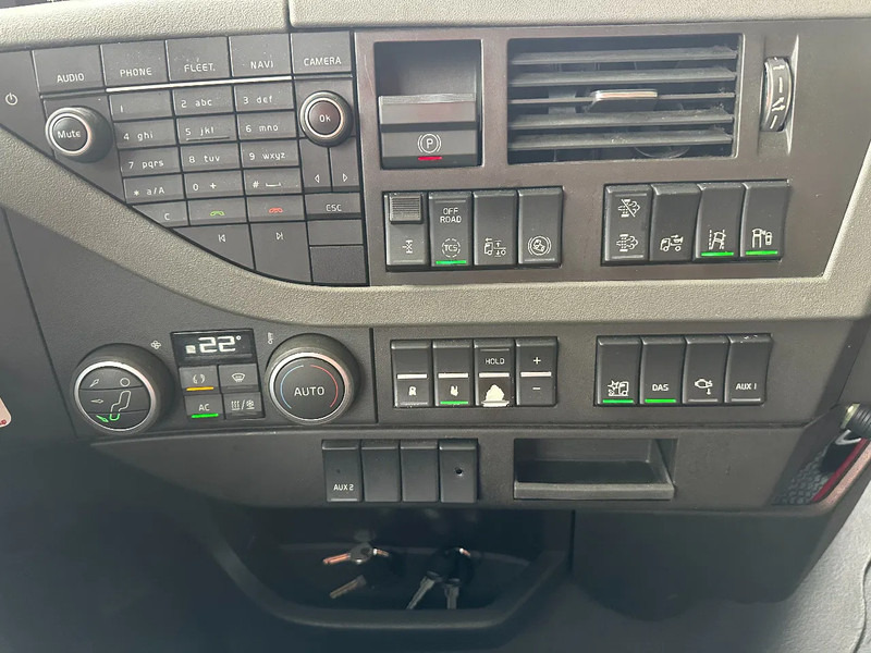 Sattelzugmaschine Volvo FH 13.420 Globetrotter 4x2, ADR (EXII, EXIII, FL, AT), EURO-6, VEB, 662.814 km, NL, valid ADR/APK: 9/2026: das Bild 14