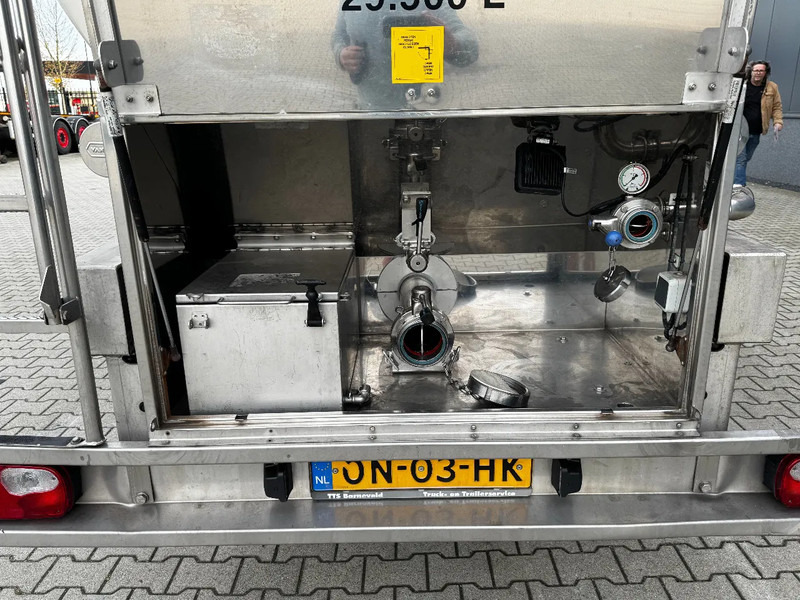 Van Hool LEVENSMIDDEL / RVS Rahmen / Leergewicht: 5.860kg / 29.500L / 1-Kammer+ 1 Schwallwand / Scheibebremse / NL / APK 03-2026 - Tankauflieger: das Bild 5 Van Hool LEVENSMIDDEL / RVS Rahmen / Leergewicht: 5.860kg / 29.500L / 1-Kammer+ 1 Schwallwand / Scheibebremse / NL / APK 03-2026 - Tankauflieger: das Bild 5