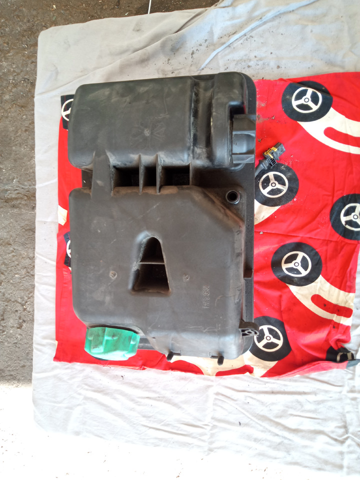 DAF XF106 - Ausgleichsbehälter: das Bild 4 DAF XF106 - Ausgleichsbehälter: das Bild 4
