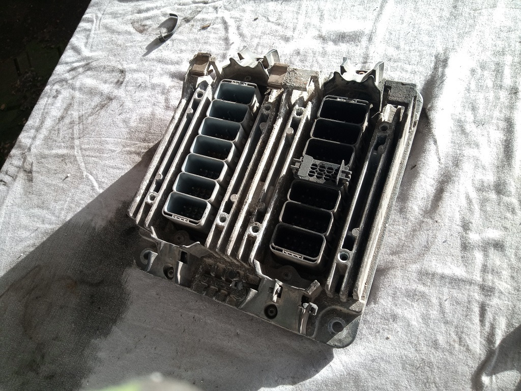 EDC Scania G320 DC932 2023102 2023102 - Steuergerät für LKW: das Bild 2 EDC Scania G320 DC932 2023102 2023102 - Steuergerät für LKW: das Bild 2