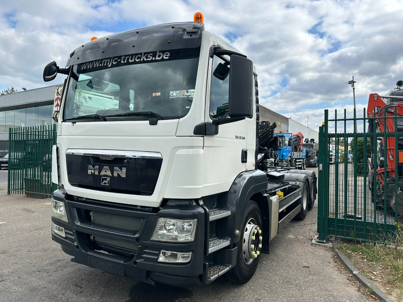 MAN TGS 28.360 6x2 HOOKLIFT 21T HIAB MULTILIFT XR21-S51 - LIFT AXLE - BE TRUCK - Abrollkipper: das Bild 2 MAN TGS 28.360 6x2 HOOKLIFT 21T HIAB MULTILIFT XR21-S51 - LIFT AXLE - BE TRUCK - Abrollkipper: das Bild 2