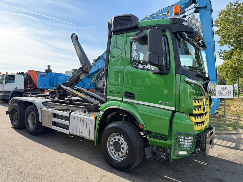 Mercedes-Benz AROCS 2845 6x4 HOOKLIFT - RETARDER - *277.000km* - EURO 6 - STEEL SPRING / BIG AXLES HUB REDUCTION - BE TRUCK - ENGINE PROBLEM - Abrollkipper: das Bild 1 Mercedes-Benz AROCS 2845 6x4 HOOKLIFT - RETARDER - *277.000km* - EURO 6 - STEEL SPRING / BIG AXLES HUB REDUCTION - BE TRUCK - ENGINE PROBLEM - Abrollkipper: das Bild 1