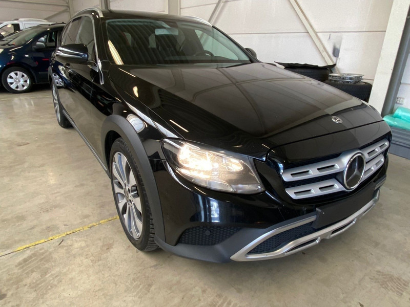 Mercedes-Benz E220d ALL-TERRAIN - 4 MATIC 4x4 - automatic - alcantara - 20 - PKW: das Bild 2 Mercedes-Benz E220d ALL-TERRAIN - 4 MATIC 4x4 - automatic - alcantara - 20 - PKW: das Bild 2