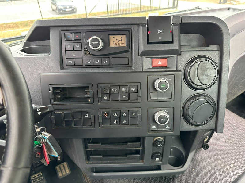 Abrollkipper, Autokran Renault C460 8x4 + (19m!) KRAN HIAB 288 E-6 HIDUO - RADIO - 5/6 F - STEEL SPRING / HUB REDUCTION - BE TRUCK: das Bild 13