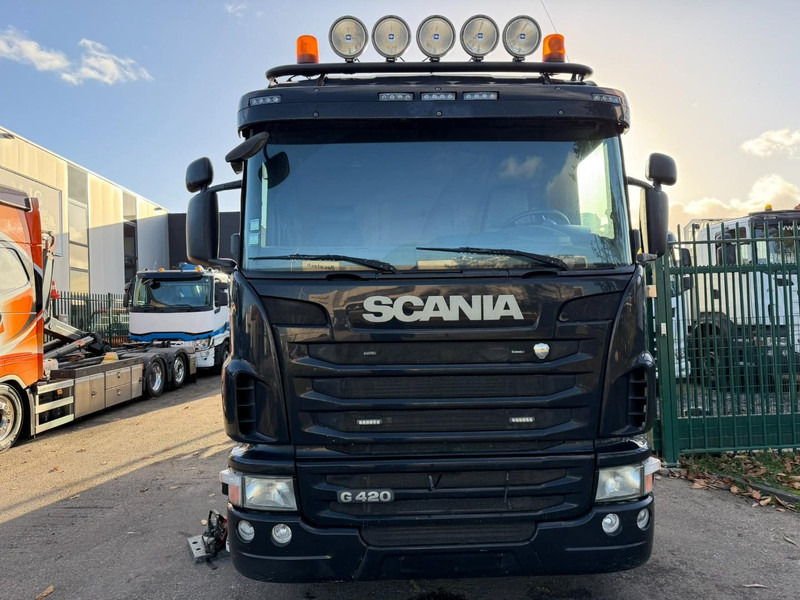 Scania G420 6x2 TIPPER + CRANE PALFINGER PK22002 C (4x) + GRABBER - LIFT + STEERING AXLE - DAMAGED CRANE - Kipper, Autokran: das Bild 2 Scania G420 6x2 TIPPER + CRANE PALFINGER PK22002 C (4x) + GRABBER - LIFT + STEERING AXLE - DAMAGED CRANE - Kipper, Autokran: das Bild 2