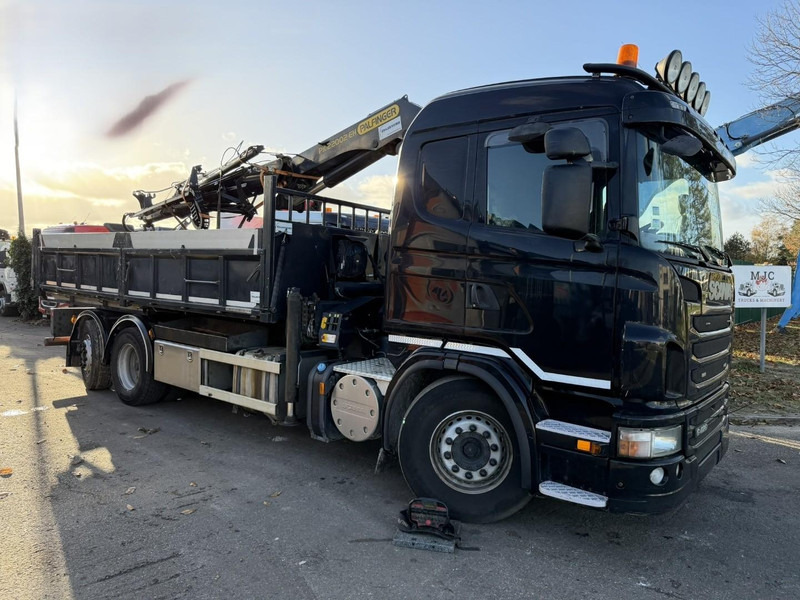 Scania G420 6x2 TIPPER + CRANE PALFINGER PK22002 C (4x) + GRABBER - LIFT + STEERING AXLE - DAMAGED CRANE - Kipper, Autokran: das Bild 1 Scania G420 6x2 TIPPER + CRANE PALFINGER PK22002 C (4x) + GRABBER - LIFT + STEERING AXLE - DAMAGED CRANE - Kipper, Autokran: das Bild 1