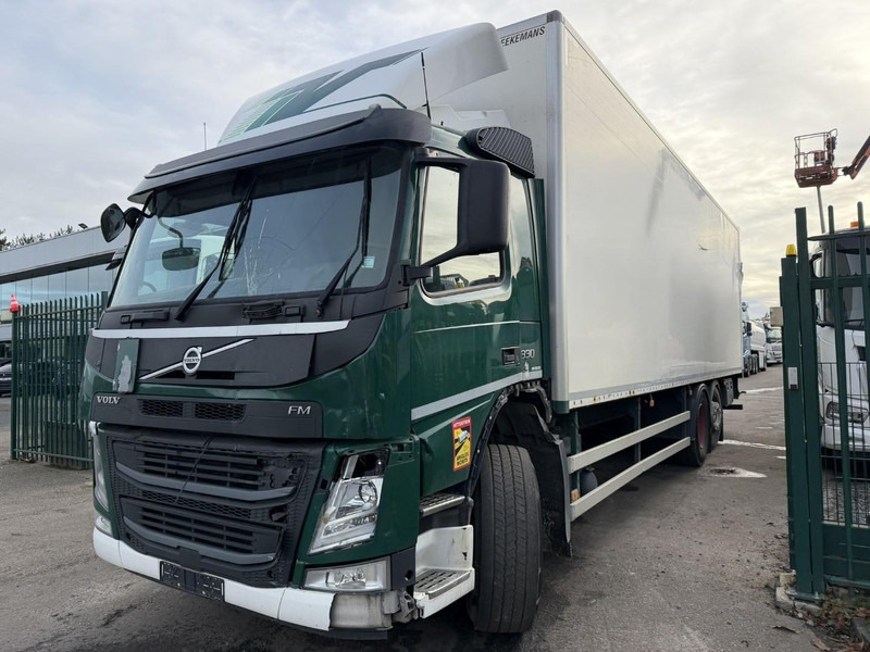 Volvo FM 330 6x2 CLOSED BOX / KOFFER 9m10 - LIFT + STEERING AXLE - *ENGINE / GEARBOX / CHASSIS = OK* - 300.000km - TUV 09/2026 - BE TRUCK - Koffer LKW: das Bild 3 Volvo FM 330 6x2 CLOSED BOX / KOFFER 9m10 - LIFT + STEERING AXLE - *ENGINE / GEARBOX / CHASSIS = OK* - 300.000km - TUV 09/2026 - BE TRUCK - Koffer LKW: das Bild 3