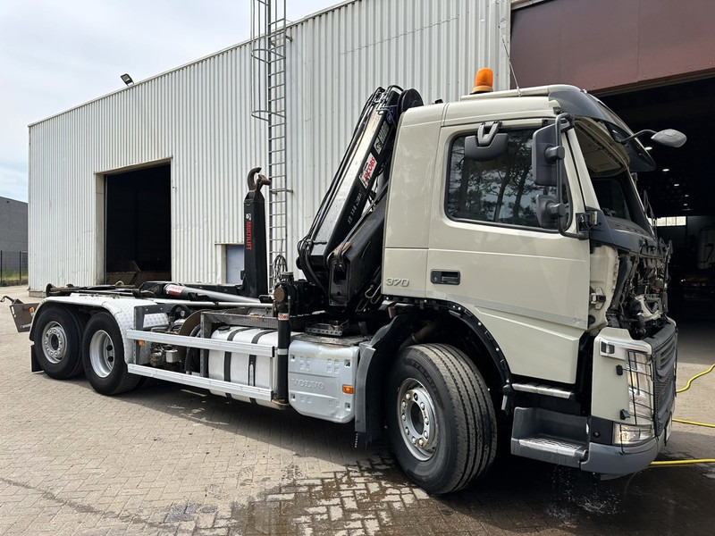 Volvo FM 370 6x2 HOOKLIFT 21T + CRANE HIAB 144 E-4 HIDUO - ENGINE / GEARBOX OK - CHASSIS OK - RUNNING + DRIVING - BE TRUCK - Abrollkipper, Autokran: das Bild 3 Volvo FM 370 6x2 HOOKLIFT 21T + CRANE HIAB 144 E-4 HIDUO - ENGINE / GEARBOX OK - CHASSIS OK - RUNNING + DRIVING - BE TRUCK - Abrollkipper, Autokran: das Bild 3