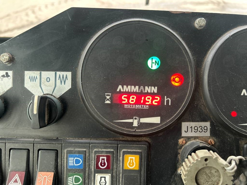 Walzen Ammann AV130X: das Bild 7