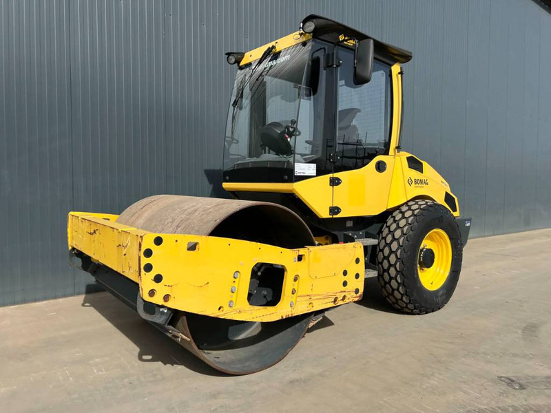 Bomag BW177D-5 - Walzen: das Bild 1 Bomag BW177D-5 - Walzen: das Bild 1