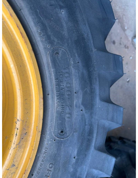 Bridgestone 1000 x 20 Set / 10.00 x 20: 4x2 Tyres - Felgen und Reifen für Baumaschine: das Bild 4 Bridgestone 1000 x 20 Set / 10.00 x 20: 4x2 Tyres - Felgen und Reifen für Baumaschine: das Bild 4