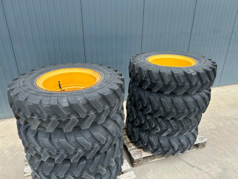 Bridgestone 1000 x 20 Set / 10.00 x 20: 4x2 Tyres - Felgen und Reifen für Baumaschine: das Bild 3 Bridgestone 1000 x 20 Set / 10.00 x 20: 4x2 Tyres - Felgen und Reifen für Baumaschine: das Bild 3