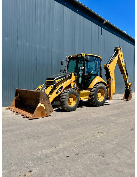 Baggerlader Cat 432E: das Bild 1