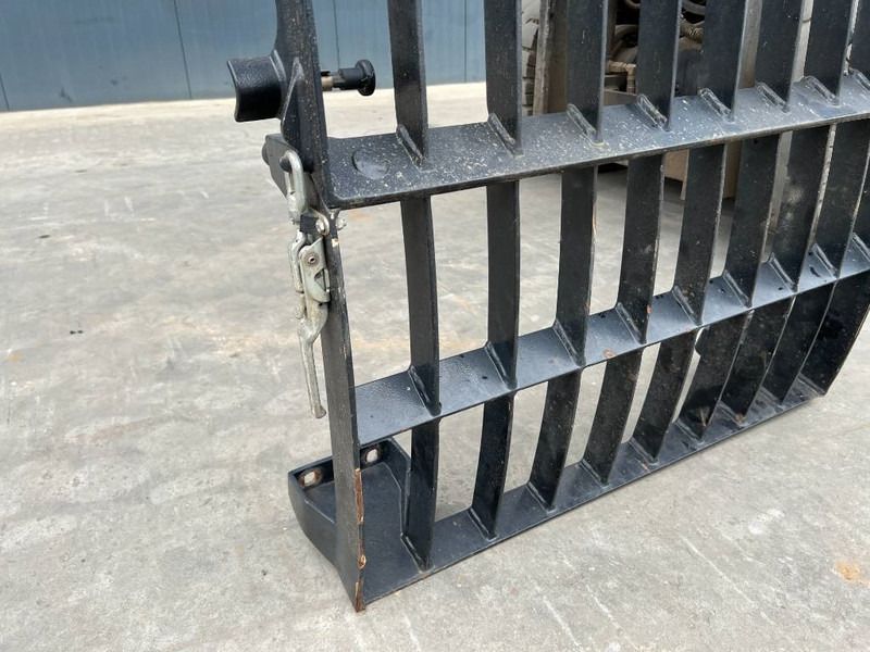 Cat M313D / M315D / M316D / M318D / M322D / M325D - Fahrerhaus und Interieur für Baumaschine: das Bild 4 Cat M313D / M315D / M316D / M318D / M322D / M325D - Fahrerhaus und Interieur für Baumaschine: das Bild 4