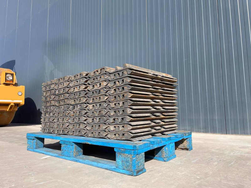 Hyundai R210 / R215 / R220 / R235 / R250 / R260 - Rahmen/ Chassis für Baumaschine: das Bild 2 Hyundai R210 / R215 / R220 / R235 / R250 / R260 - Rahmen/ Chassis für Baumaschine: das Bild 2