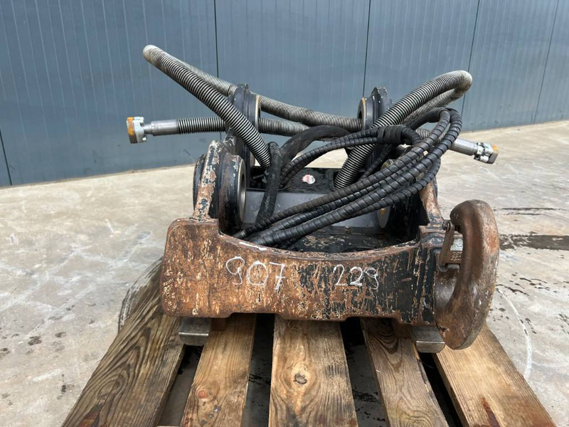 OilQuick OQ70/55 - 320E / 325F - Schnellwechsler für Baumaschine: das Bild 2 OilQuick OQ70/55 - 320E / 325F - Schnellwechsler für Baumaschine: das Bild 2