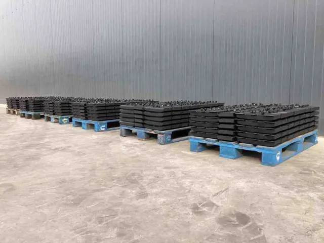 Vögele Rubber Asphalt Pads - Rahmen/ Chassis für Baumaschine: das Bild 1 Vögele Rubber Asphalt Pads - Rahmen/ Chassis für Baumaschine: das Bild 1