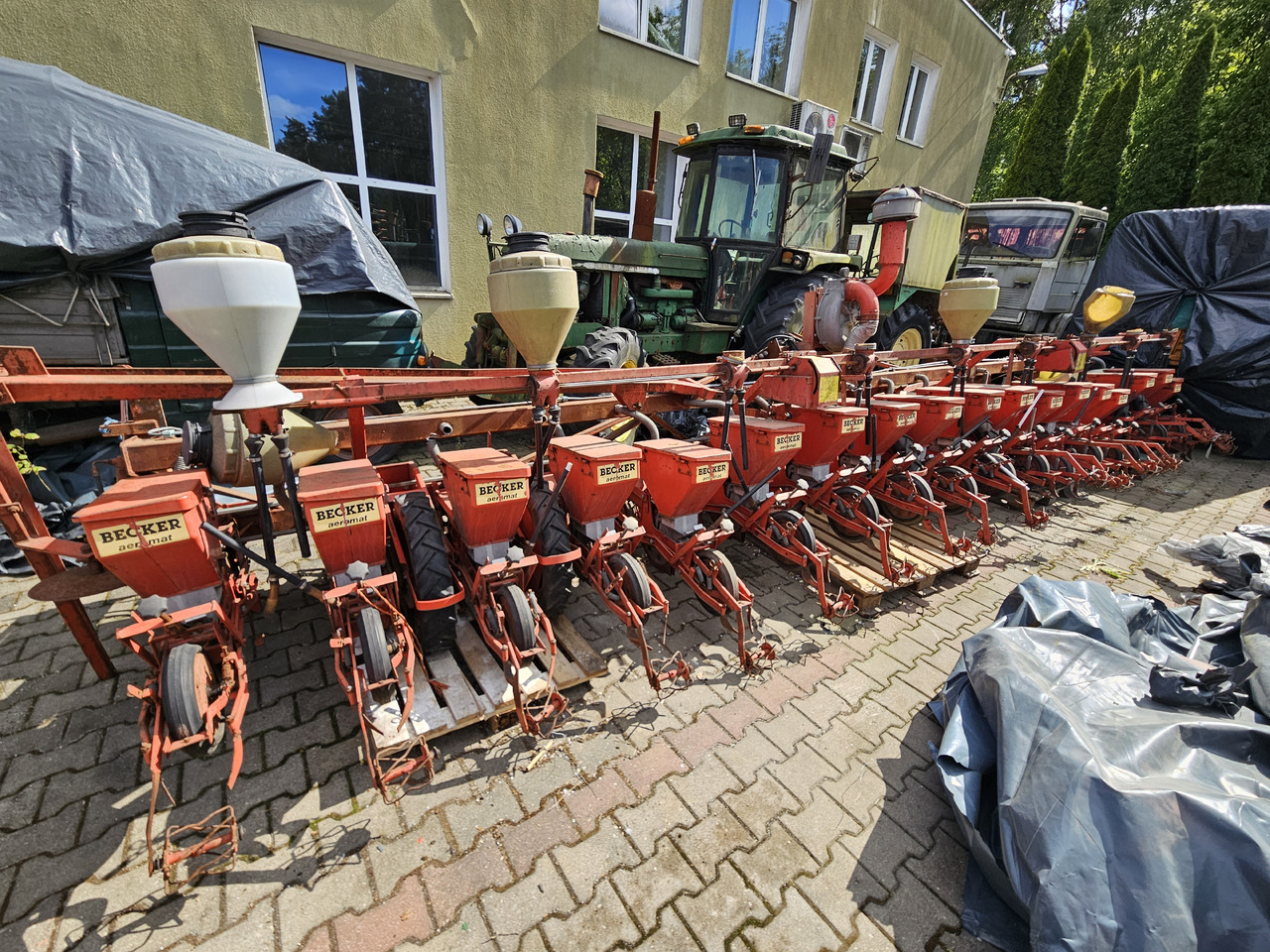 Becker Aeromat - Einzelkornsämaschine: das Bild 2 Becker Aeromat - Einzelkornsämaschine: das Bild 2