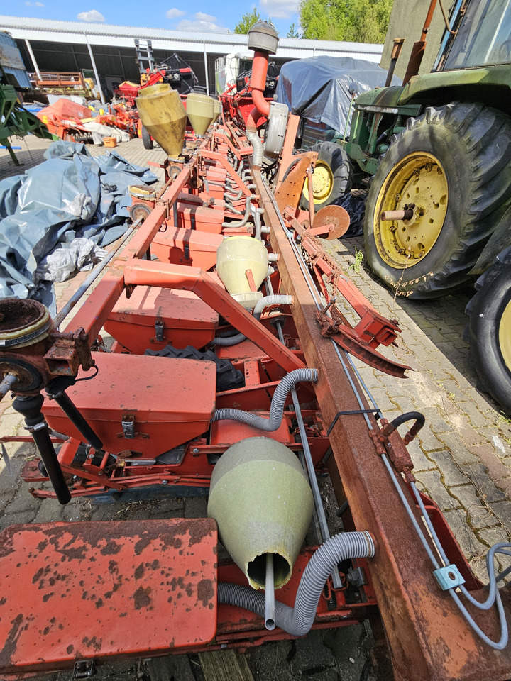 Becker Aeromat - Einzelkornsämaschine: das Bild 4 Becker Aeromat - Einzelkornsämaschine: das Bild 4