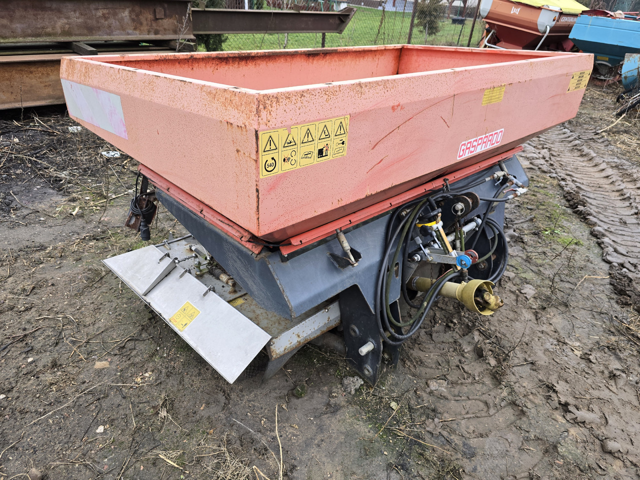 GASPARDO ZENO 28 1600 2D - Düngerstreuer: das Bild 3 GASPARDO ZENO 28 1600 2D - Düngerstreuer: das Bild 3