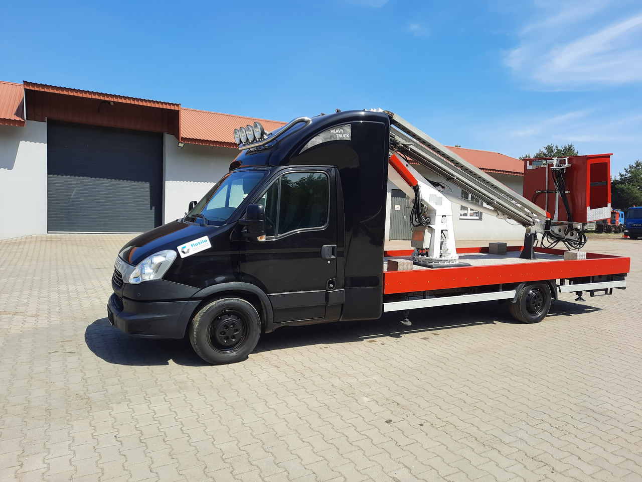 Iveco DAILY 35S11 podnośnik koszowy - Pritschenanhänger/ Plattformanhänger: das Bild 1 Iveco DAILY 35S11 podnośnik koszowy - Pritschenanhänger/ Plattformanhänger: das Bild 1