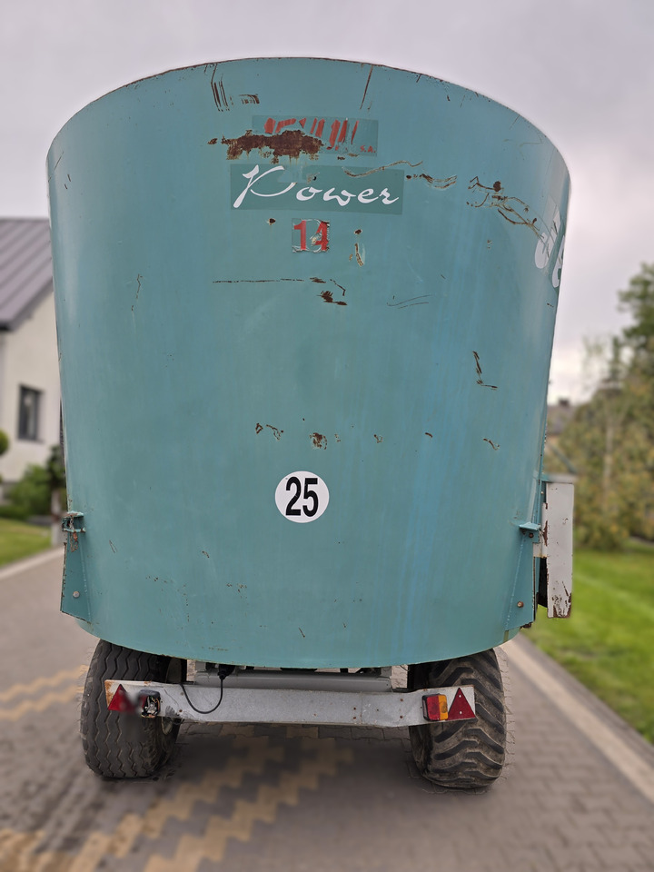 JEULIN POWER 14 - Futtermischwagen: das Bild 4 JEULIN POWER 14 - Futtermischwagen: das Bild 4