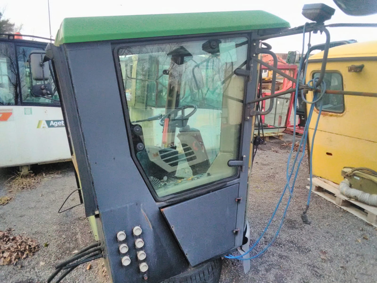JOHN DEERE 1550 WTS - Fahrerhaus für Mähdrescher: das Bild 5 JOHN DEERE 1550 WTS - Fahrerhaus für Mähdrescher: das Bild 5