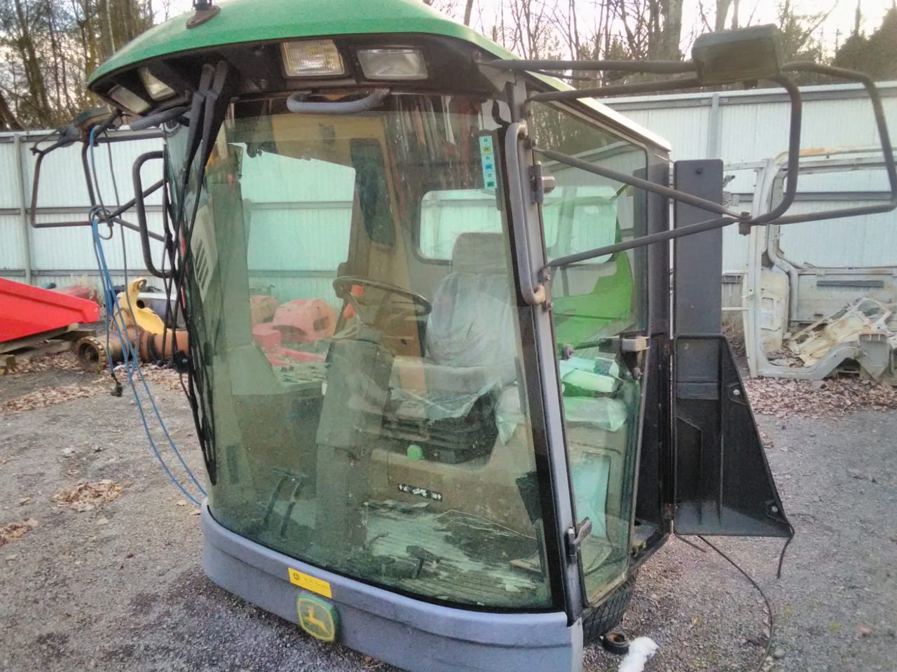 JOHN DEERE 1550 WTS - Fahrerhaus für Mähdrescher: das Bild 1 JOHN DEERE 1550 WTS - Fahrerhaus für Mähdrescher: das Bild 1