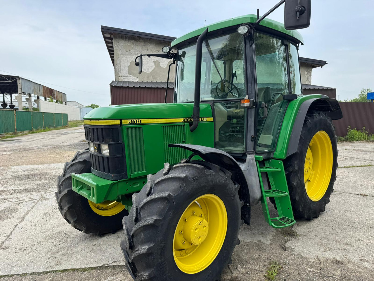JOHN DEERE 6110 - Traktor: das Bild 2 JOHN DEERE 6110 - Traktor: das Bild 2
