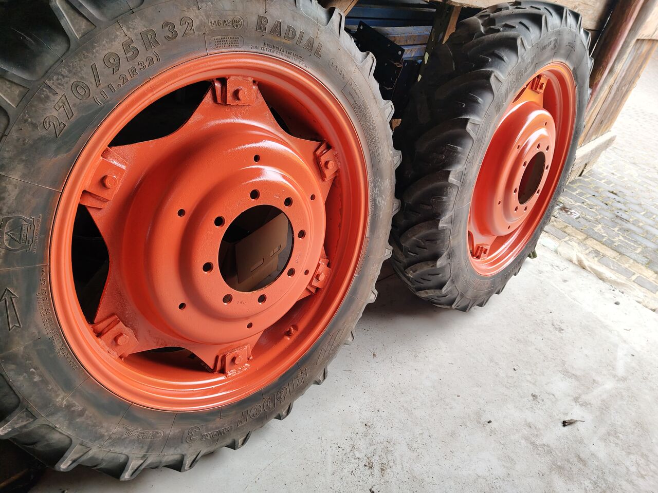 Kleber, Taurus 11.2 R32 (270/95 R32), 9.5 R48 - Komplettrad für Landmaschine: das Bild 3 Kleber, Taurus 11.2 R32 (270/95 R32), 9.5 R48 - Komplettrad für Landmaschine: das Bild 3