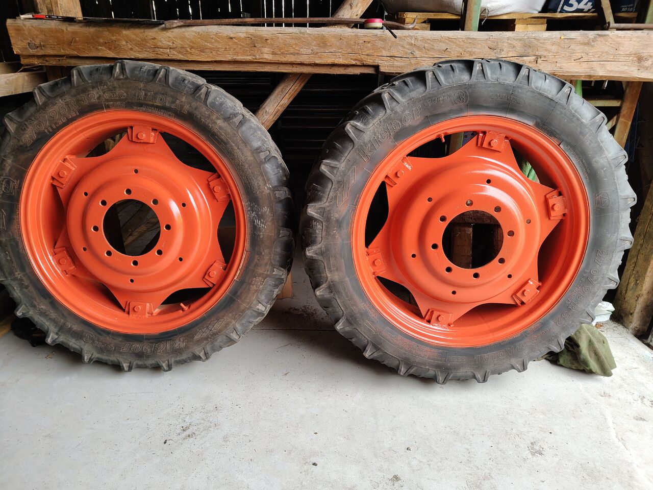 Kleber, Taurus 11.2 R32 (270/95 R32), 9.5 R48 - Komplettrad für Landmaschine: das Bild 1 Kleber, Taurus 11.2 R32 (270/95 R32), 9.5 R48 - Komplettrad für Landmaschine: das Bild 1