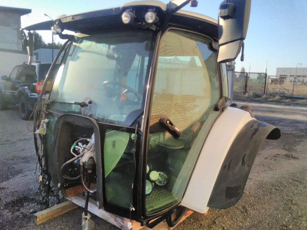 - Fahrerhaus für Traktor: das Bild 1 - Fahrerhaus für Traktor: das Bild 1