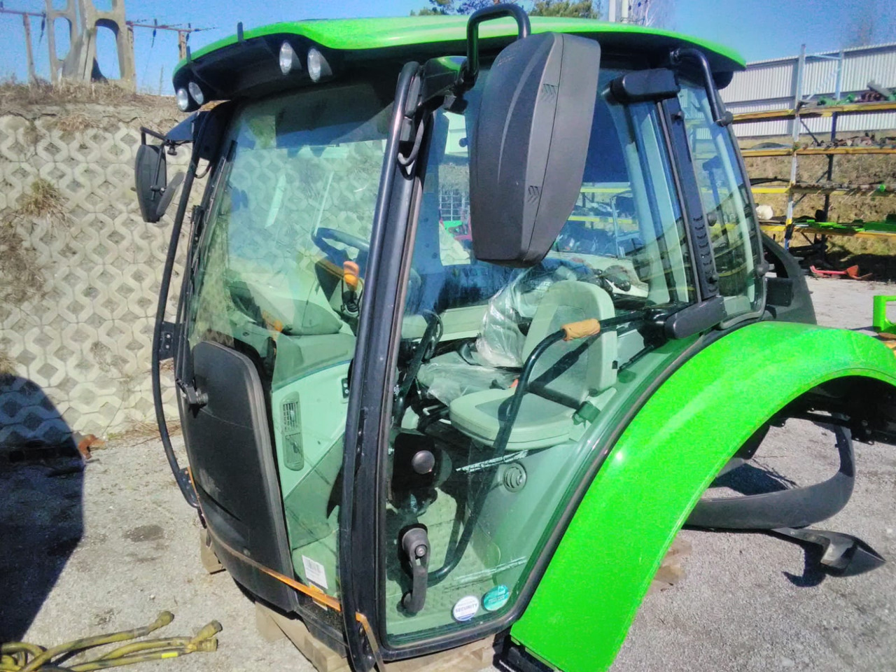 - Fahrerhaus für Traktor: das Bild 1 - Fahrerhaus für Traktor: das Bild 1