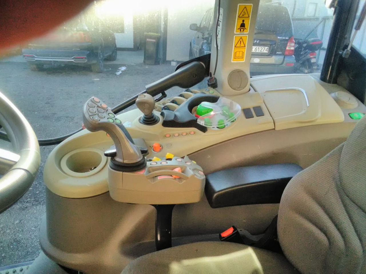 - Fahrerhaus für Traktor: das Bild 4 - Fahrerhaus für Traktor: das Bild 4