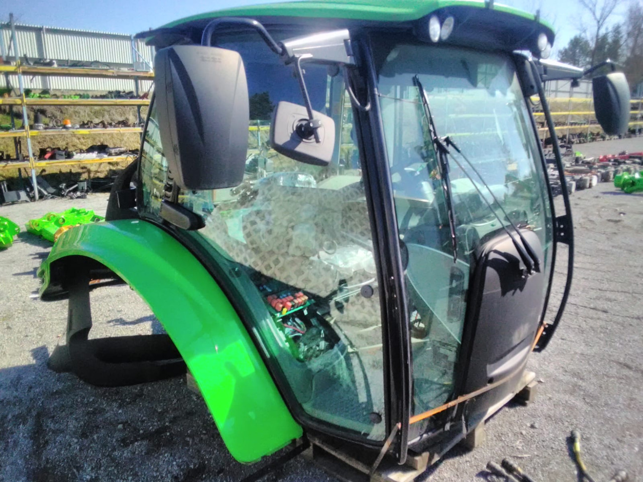 - Fahrerhaus für Traktor: das Bild 2 - Fahrerhaus für Traktor: das Bild 2