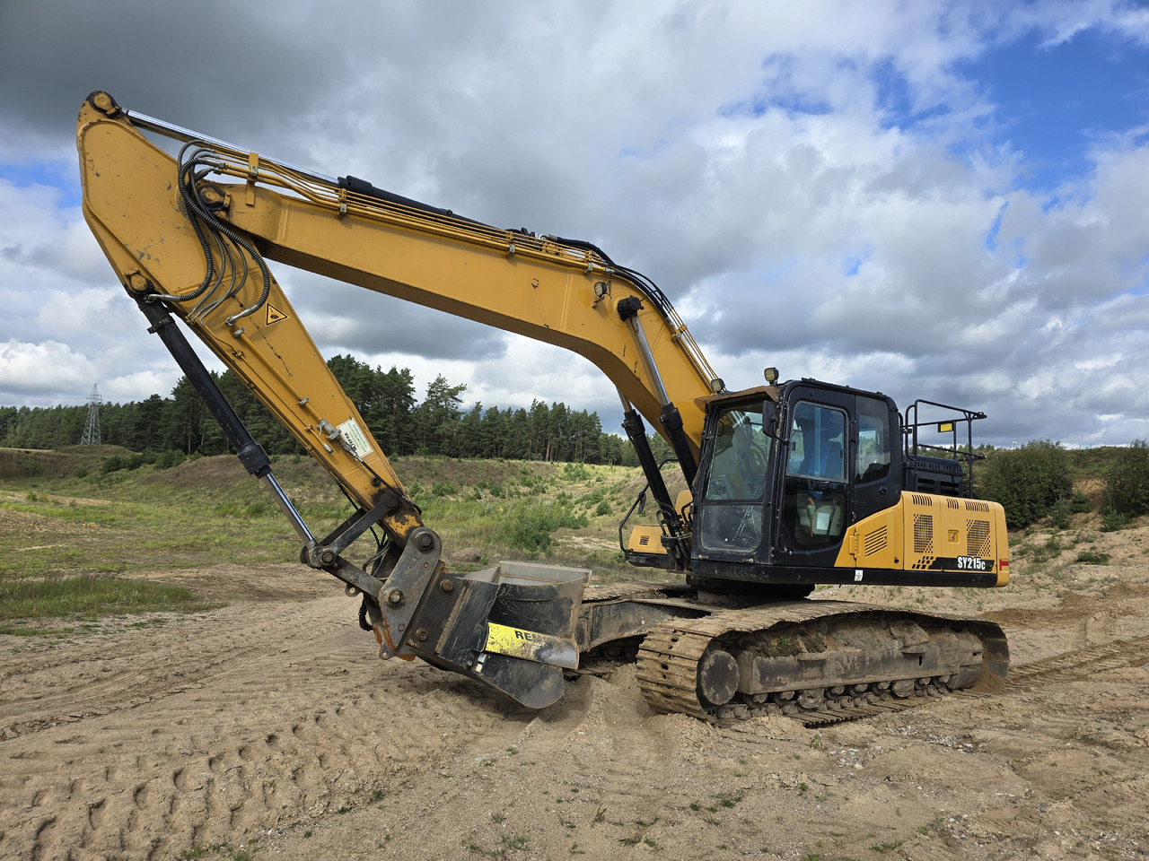 SANY SY215c - Kettenbagger: das Bild 2 SANY SY215c - Kettenbagger: das Bild 2