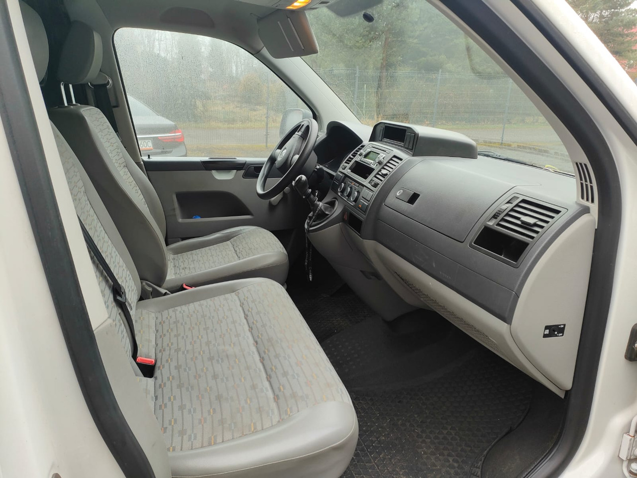 Volkswagen Transporter T 5.1 - PKW: das Bild 4 Volkswagen Transporter T 5.1 - PKW: das Bild 4