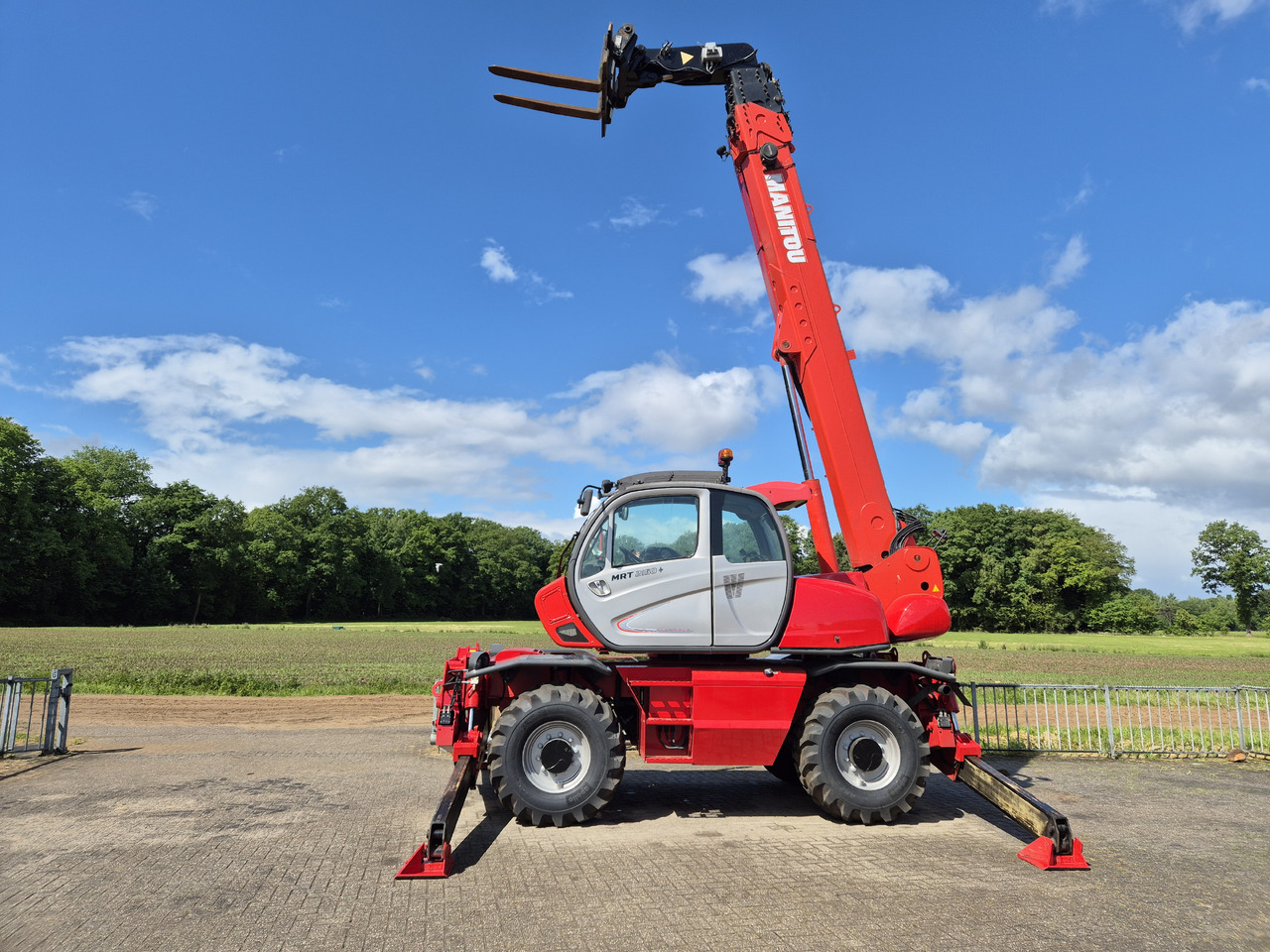 Teleskoplader Manitou MRT 2150 plus privilege: das Bild 9