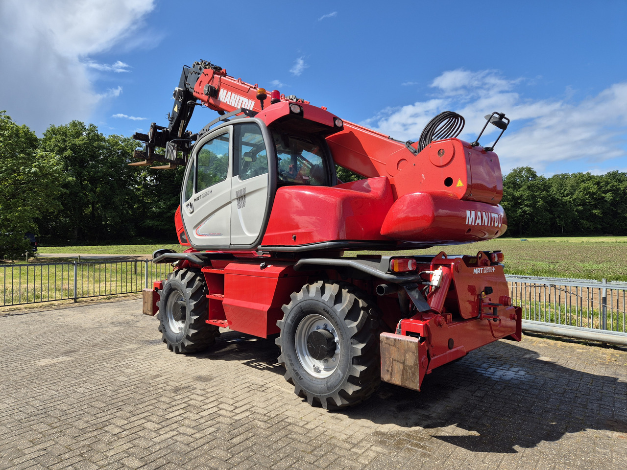 Teleskoplader Manitou MRT 2150 plus privilege: das Bild 8