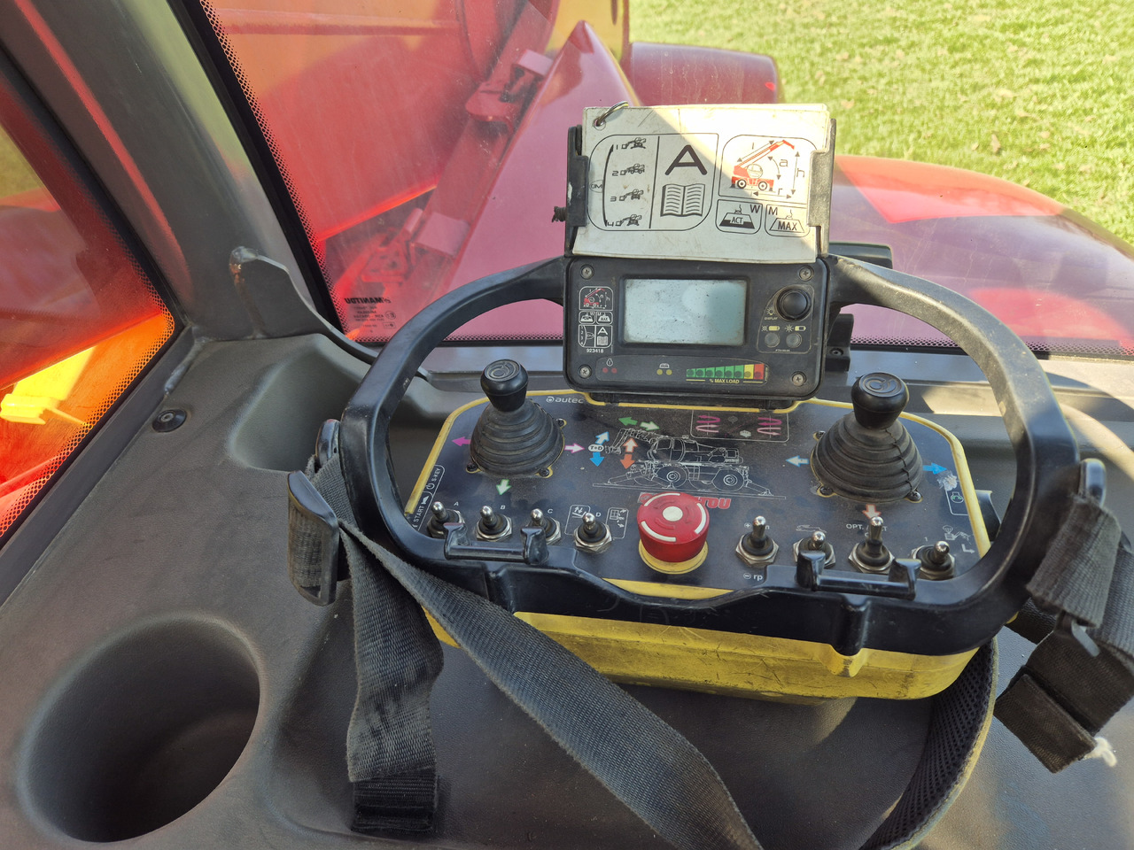 Teleskoplader Manitou MRT 2150 plus privilege: das Bild 13