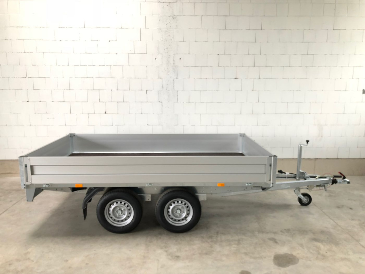 BOECKMANN HL-AL 3218/27 Eco XXL Hochlader - Pritschenanhänger/ Plattformanhänger: das Bild 2 BOECKMANN HL-AL 3218/27 Eco XXL Hochlader - Pritschenanhänger/ Plattformanhänger: das Bild 2