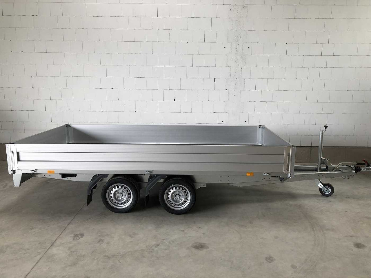 BOECKMANN HL-AL 3718/27 F Hochlader - Pritschenanhänger/ Plattformanhänger: das Bild 1 BOECKMANN HL-AL 3718/27 F Hochlader - Pritschenanhänger/ Plattformanhänger: das Bild 1