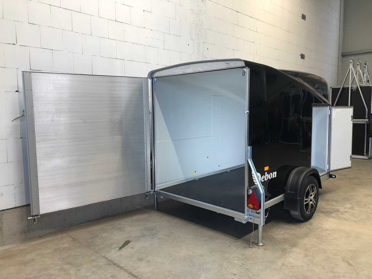 CHEVAL LIBERTE DEBON Cargo 1300.02+Tür Alu-Felgen Kofferanhänger - Koffer Anhänger: das Bild 3 CHEVAL LIBERTE DEBON Cargo 1300.02+Tür Alu-Felgen Kofferanhänger - Koffer Anhänger: das Bild 3