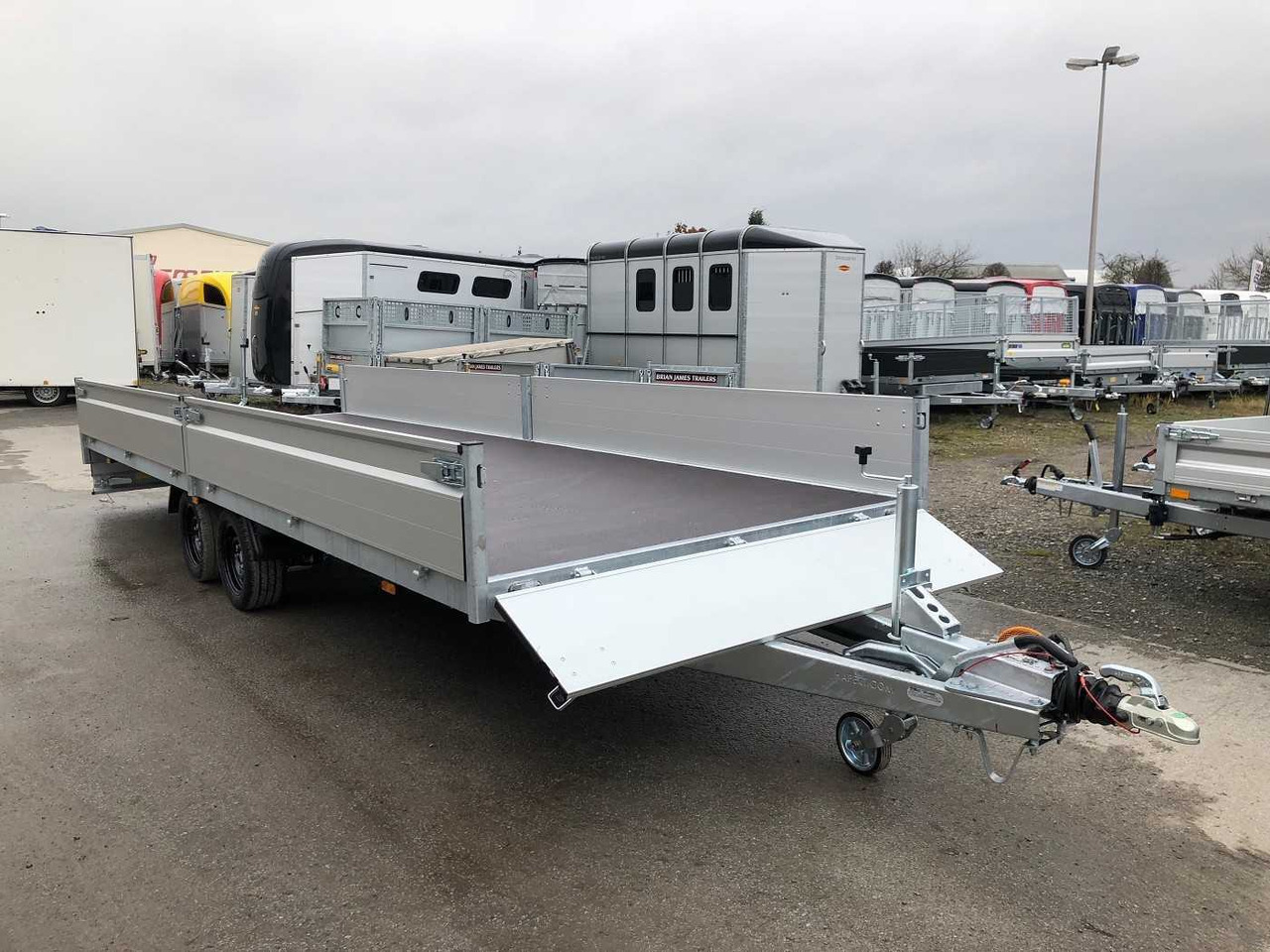 HAPERT Azure H-2 Hochlader - Pritschenanhänger/ Plattformanhänger: das Bild 1 HAPERT Azure H-2 Hochlader - Pritschenanhänger/ Plattformanhänger: das Bild 1