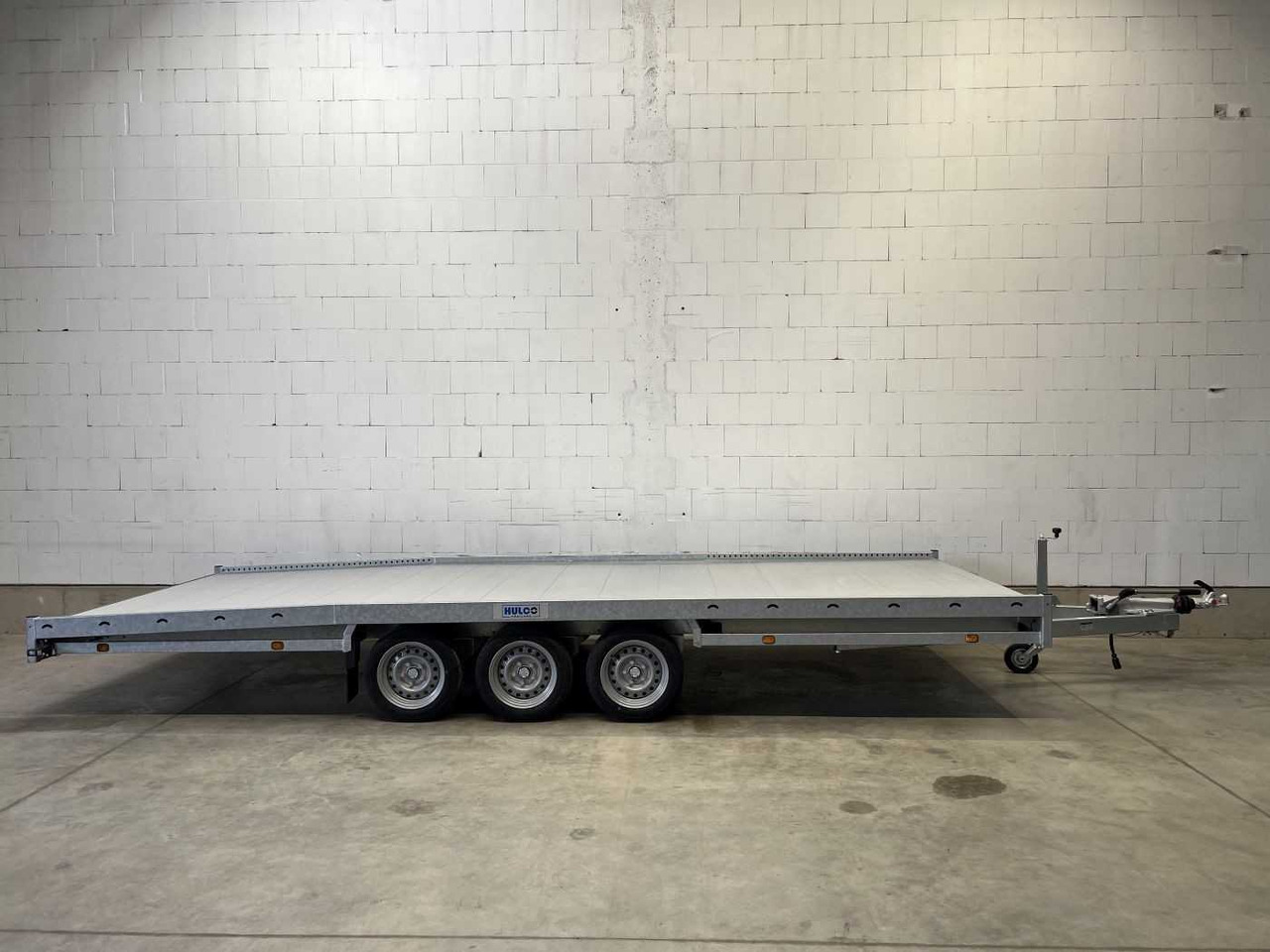 HULCO Carax-3 3500 Autotransporter - Autotransporter Anhänger: das Bild 1 HULCO Carax-3 3500 Autotransporter - Autotransporter Anhänger: das Bild 1