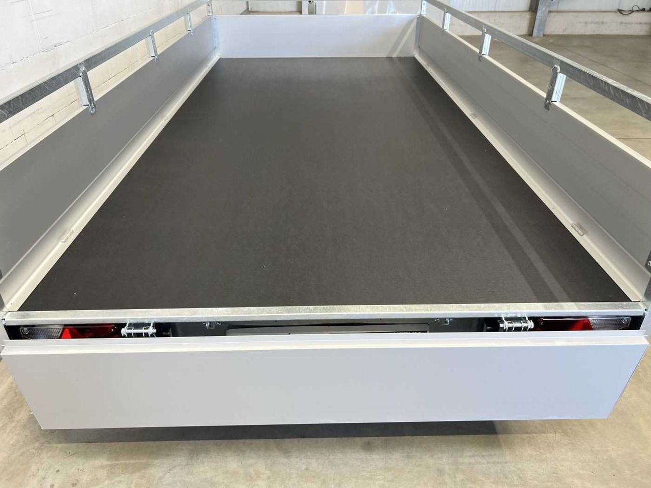 SARIS McAlu Pro 305 153 1500 1 Kastenanhänger gebremst - PKW Anhänger: das Bild 3 SARIS McAlu Pro 305 153 1500 1 Kastenanhänger gebremst - PKW Anhänger: das Bild 3