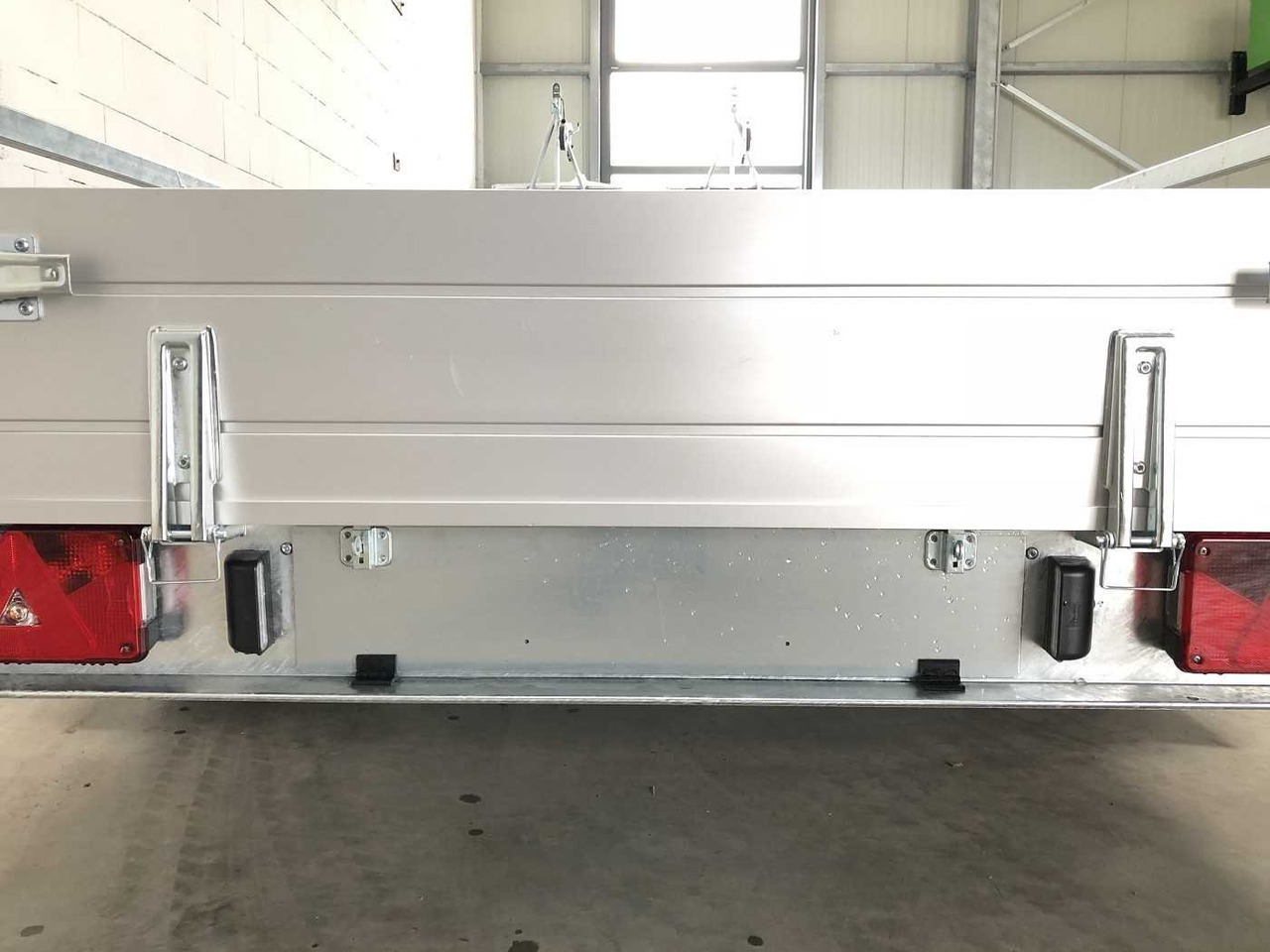 SARIS McAlu Pro 305 153 2000 2 Ramp Kastenanhänger geb - PKW Anhänger: das Bild 5 SARIS McAlu Pro 305 153 2000 2 Ramp Kastenanhänger geb - PKW Anhänger: das Bild 5
