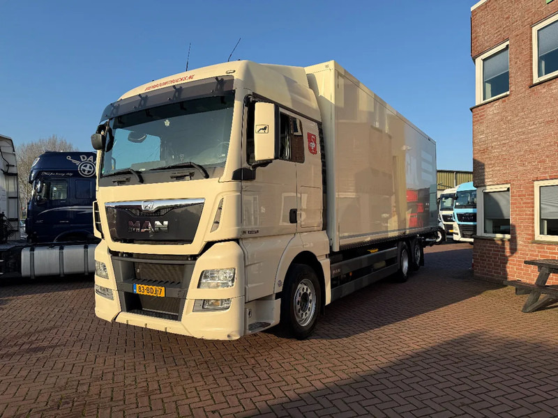 MAN TGX TGX 26.400 6X2-2 BL Iso Koffer mit LBW und Heizung EURO6 Holland Truck - Koffer LKW: das Bild 2 MAN TGX TGX 26.400 6X2-2 BL Iso Koffer mit LBW und Heizung EURO6 Holland Truck - Koffer LKW: das Bild 2