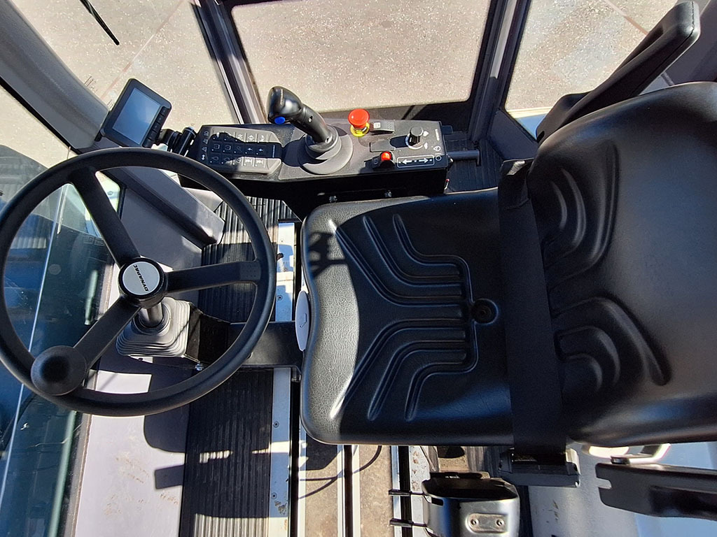 DYNAPAC CP1200W - Gummiradwalze: das Bild 4 DYNAPAC CP1200W - Gummiradwalze: das Bild 4